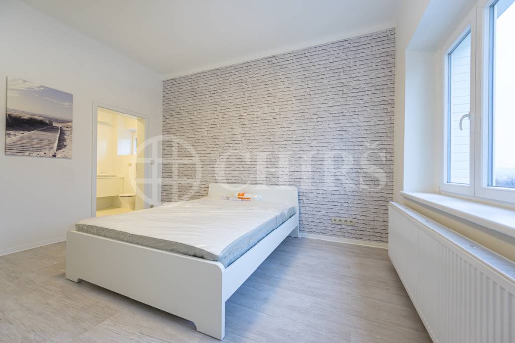 Pronájem bytu 3+kk/3xB s garážovým stáním, 94m2, OV, Branická 904/157, Praha 4