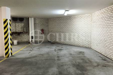 Pronájem garážového stání, ul. Lužná, P-6 Vokovice