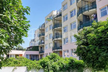 Pronájem bytu 3+kk/Lodžie, 78 m2 ul.Voskovcova 1130/26, Praha 5 - Hlubočepy