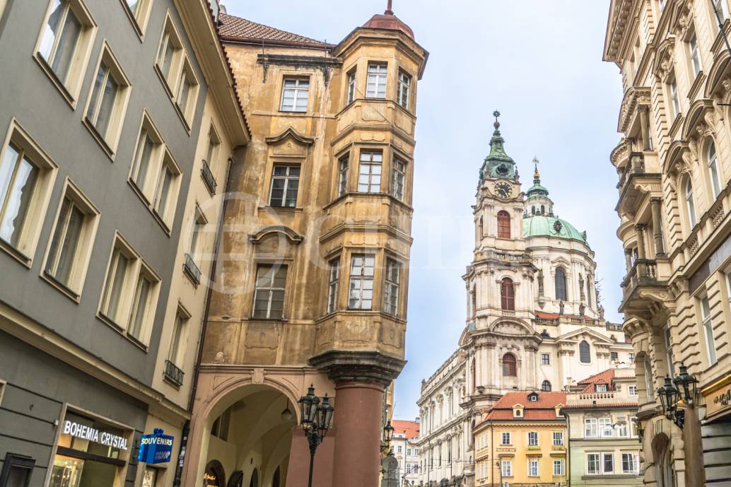 Pronájem  bytu 2+kk s balkonem, 53m2, ul. Mostecká, Praha 1- Malá Strana