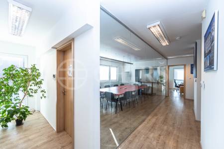 Pronájem kanceláře, OV, 37m2, ul. Armády 2793/26, Praha 5 - Stodůlky