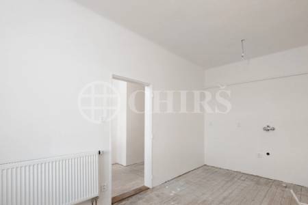 Prodej bytové jednotky 2+1, předzahrádka, parkovací stání, OV, 90,9 m2, ul. U Pekáren 253/2, Praha 15 - Hostivař
