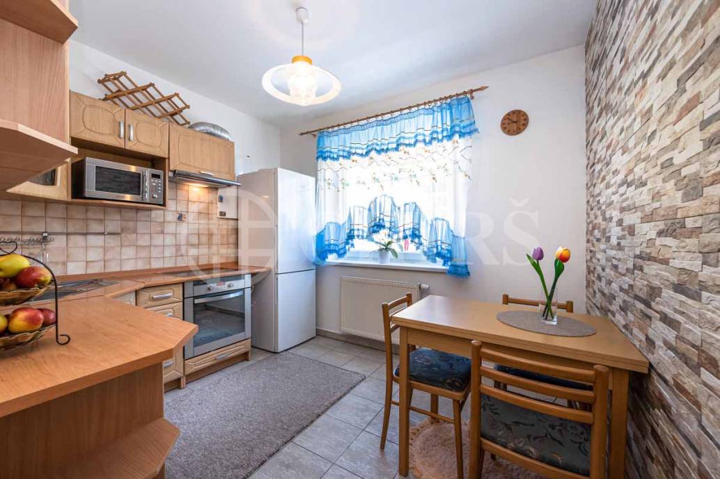 Prodej bytu 3+1, OV, 64 m2, ul. Žlutá, Chrášťany, okr. Praha-západ, Středočeský kraj
