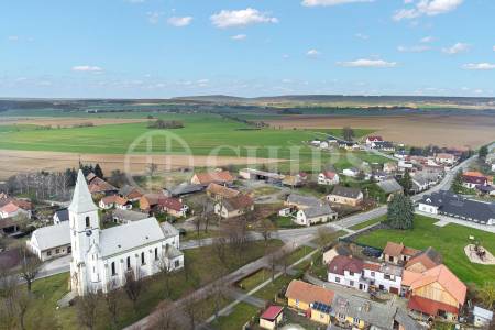 Prodej stavebního pozemku, 11 780 m2, centrum obce Stračov nedaleko Hradce Králové