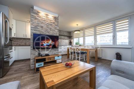 Prodej bytu 3+kk se dvěma lodžiemi a sklepem, DV, 102m, ul. Kettnerova 2052/20, Praha 13 - Stodůlky