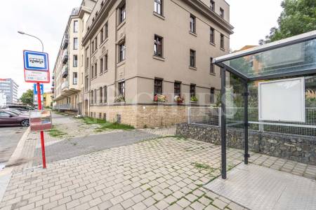 Pronájem bytu 1+kk, OV, 47m2, ul. Jankovcova 24/18, Praha 7 - Holešovice