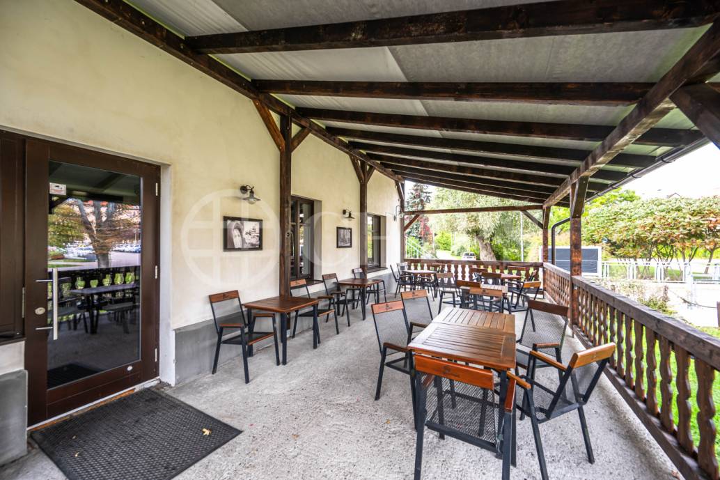 Pronájem restaurace, OV, 140m2, ul. Husovo nám., Hostivice