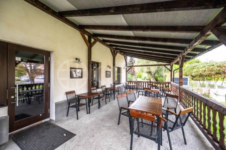 Pronájem restaurace, OV, 140m2, ul. Husovo nám., Hostivice