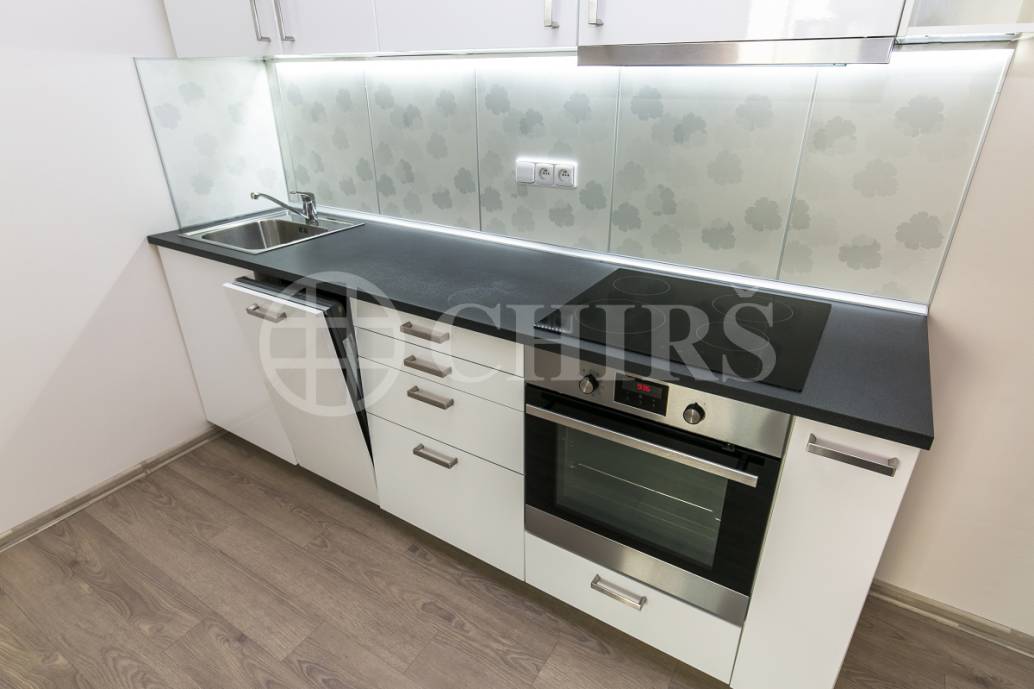 Pronájem bytu 2+kk s balkonem, OV, 54m2, ul. Svitákova 2810/5, Praha 5 - Stodůlky