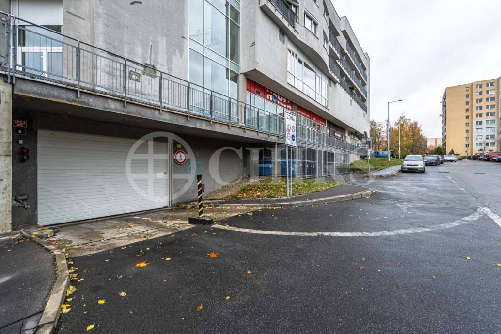 Prodej garážového stání se sklepem, OV, 15m2, ul. Petržílkova 2583/15, Praha 5 - Stodůlky