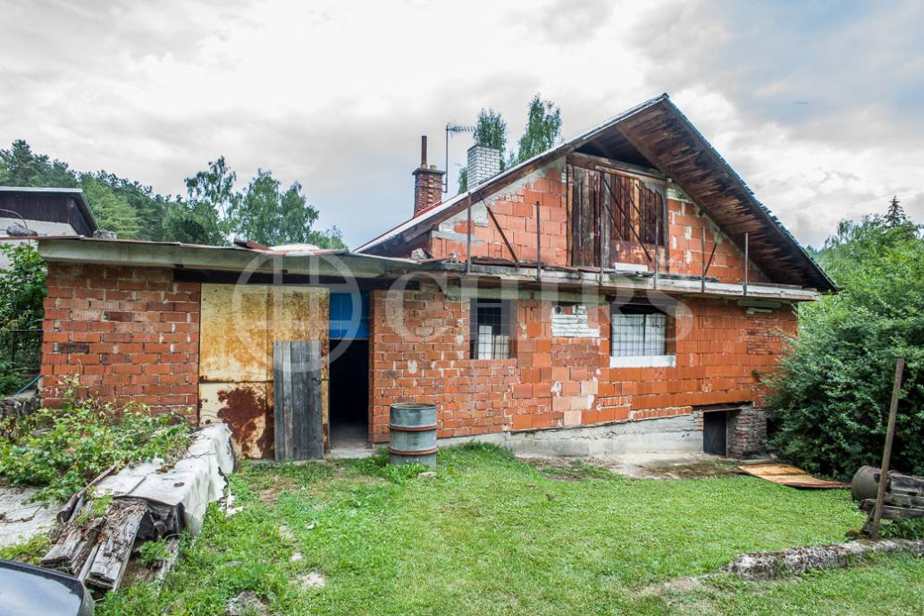 Prodej rozestavěné zděné chaty, OV, 69m2, osada Západní Míle, Ořech u Prahy