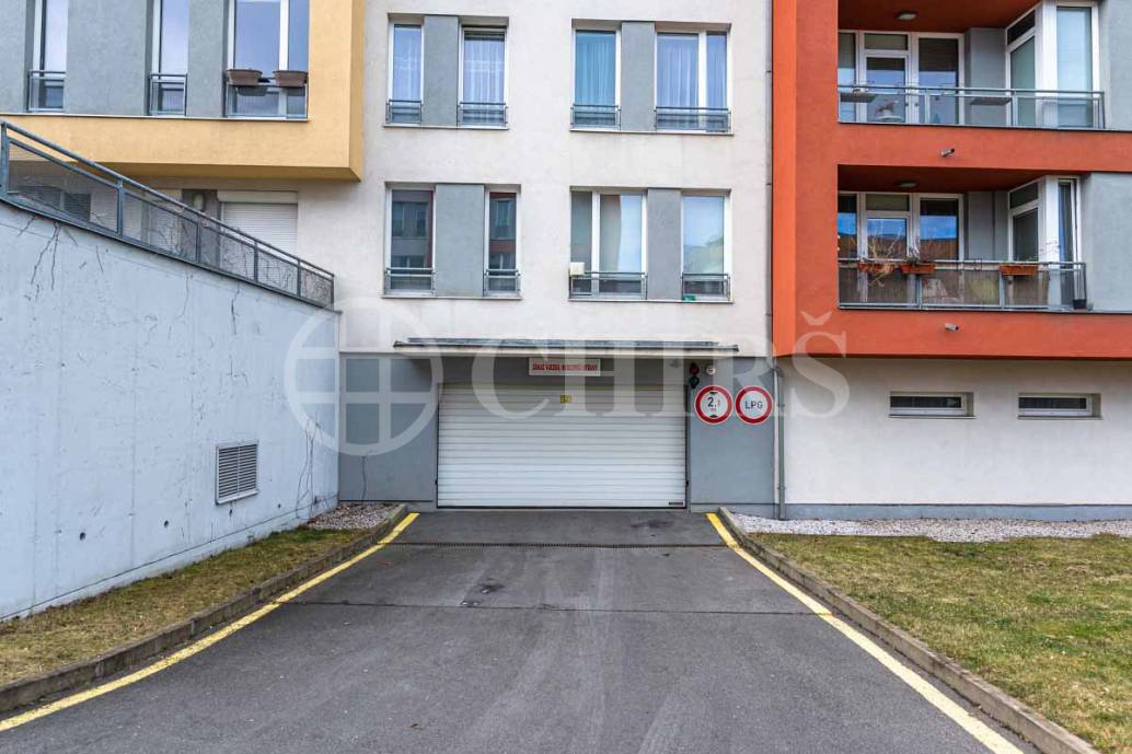 Prodej bytu 1+kk s předzahrádkou, OV, 25m2, ul. Raichlova 2659/2, Praha 5 - Stodůlky