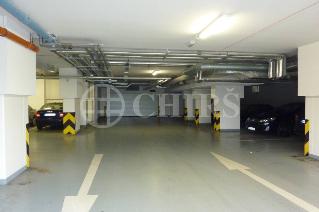 Pronájem garážového stání, OV, 18m2, ul. Tlumačovská 2766/26, Praha 13 - Stodůlky