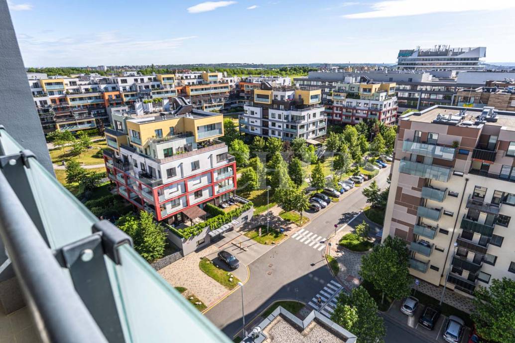 Prodej bytu 2+kk s lodžií a garážovým stáním, OV, 58m², ul. Svitákova 2818/9, Praha 5 - Stodůlky