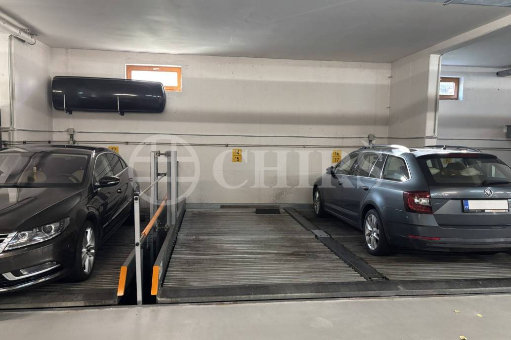 Pronájem garážového stání, OV, 13m2, ul. Nová kolonie 2604/8, Praha 5 - Stodůlky