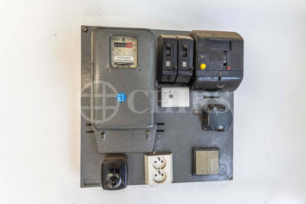 Prodej garáže, OV, 27m2, ul. Na Pláni, Praha 5 - Malvazinky