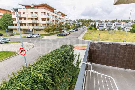 Prodej bytu 4+kk s balkonem a 2x garážovým stáním, OV, 113m2, ul. Za Zámečkem 746/5a, Praha 5 - Jinonice