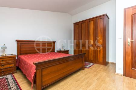 Prodej RD 6+kk/B/L/T, OV, 214m2, ul. Dělnická 444/3, Dolní Břežany, Praha - západ