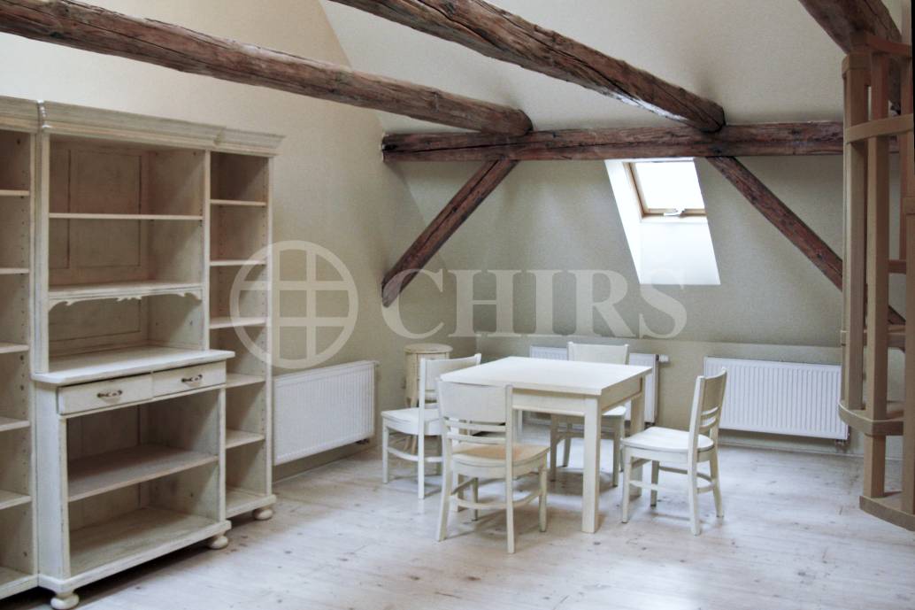 Prodej historického nájemního domu se 6 byty, zahradou, 453 m2, Náměstí Svobody 15, Jičín