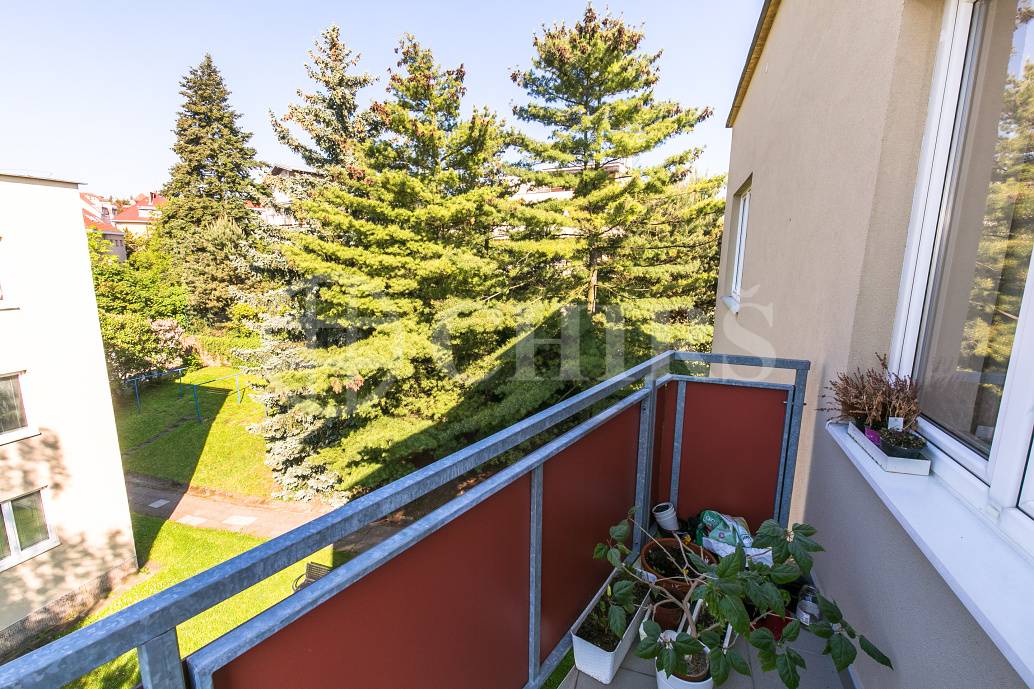 Pronájem bytu 2+kk s balkonem, DV, 50m2, ul. Na Míčánce 1857/17, Praha 6 - Hanspaulka