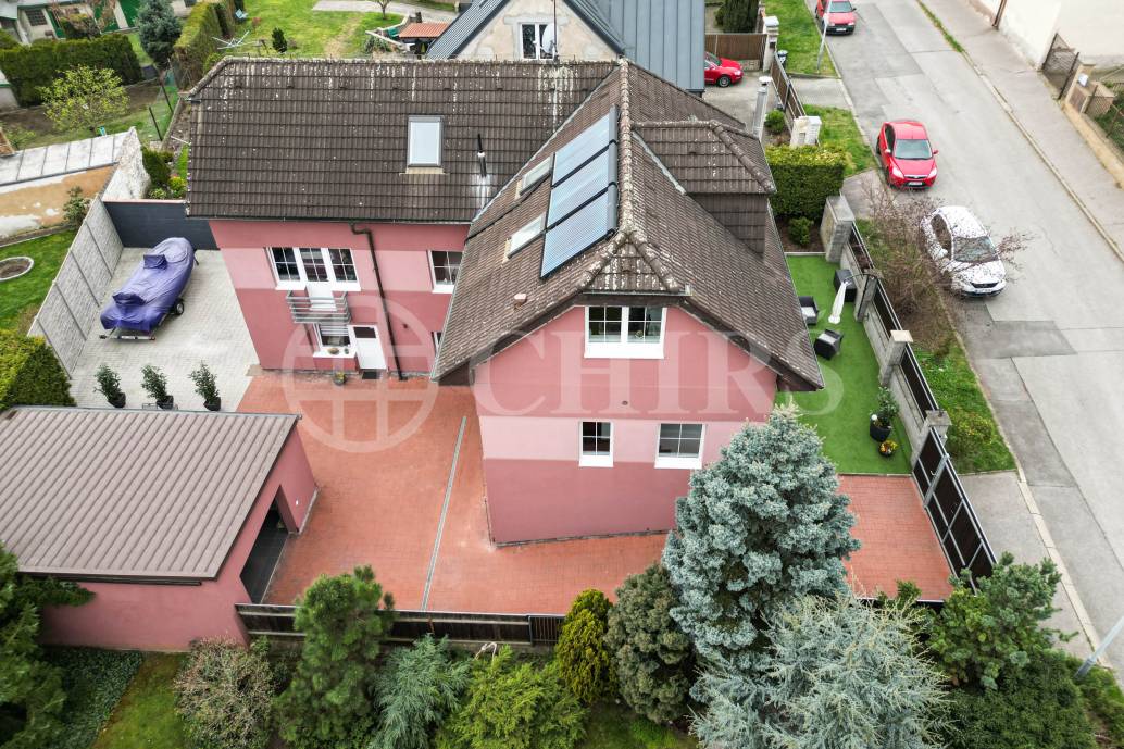 Prodej vícegeneračního rodinného domu s garáží, OV, U Cikánky 370/20, Stodůlky-Praha 5