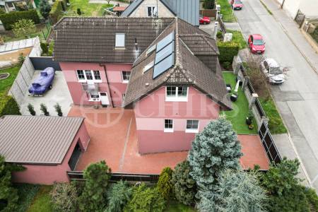 Prodej vícegeneračního rodinného domu s garáží, OV, U Cikánky 370/20, Stodůlky-Praha 5