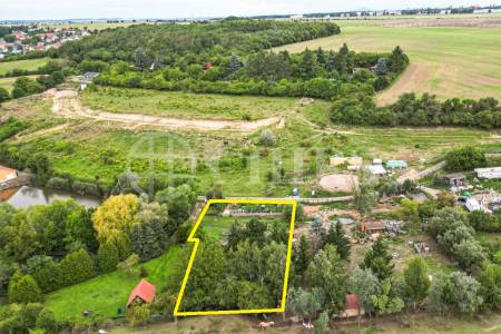Prodej pozemku, OV, 1729m2, obec Hoštice u Vodochod