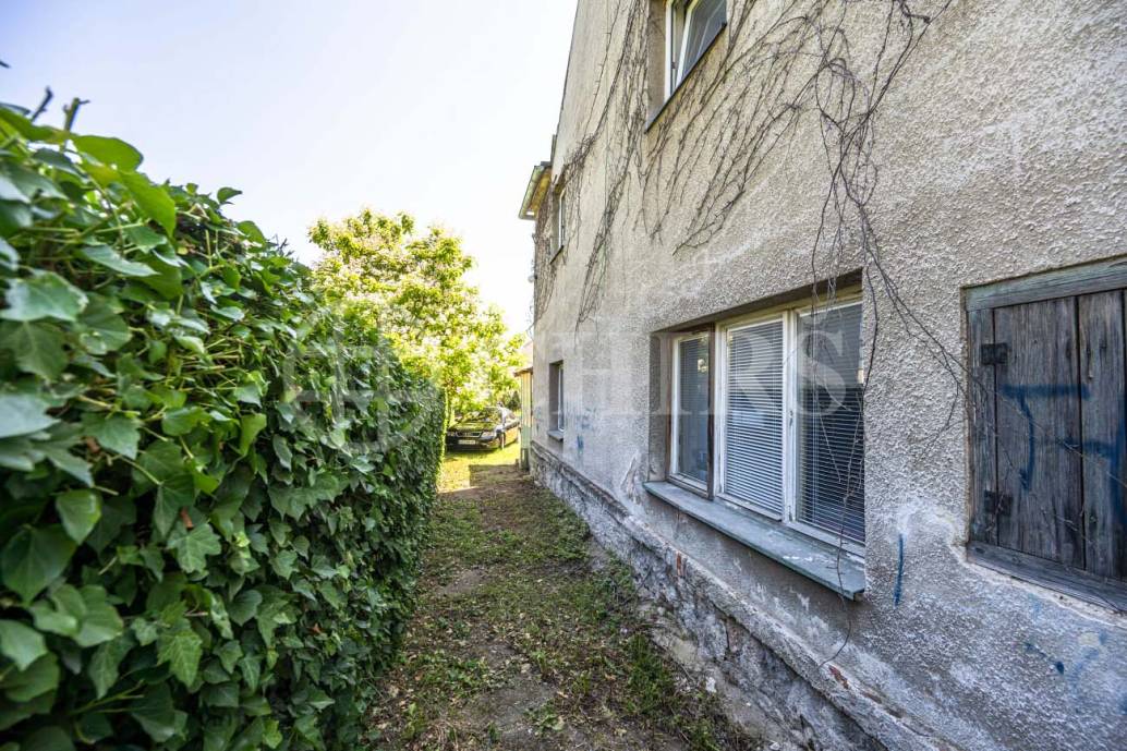 Prodej stavebního pozemku 704m2, ul. Ke Smíchovu 89, Praha 5 - Slivenec