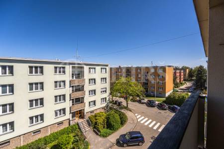 Prodej bytu 2+1 s lodžií, OV, 63 m2, Nedašovská 336/24, Praha 5 – Zličín
