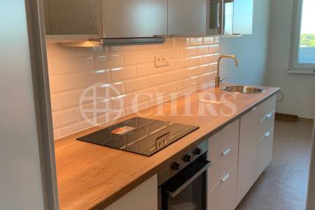 Pronájem bytu 3+1 s lodžií, OV, 73m2, ul. Ovčí hájek 2171/40, Praha 5 - Stodůlky