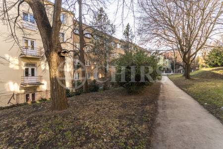 Prodej bytu 1+1 se sklepem, OV, 53 m², ul. Zavadilova 96/14, Praha 6 – Dejvice.