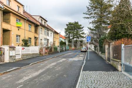 Prodej ŘRD 7 pokojů, 255m2, ul. Zvonická 714/11, Praha 6 – Hanspaulka