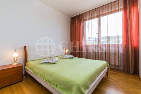 Prodej bytu 4+kk s balkonem a 2x garážovým stáním, OV, 113m2, ul. Za Zámečkem 746/5a, Praha 5 - Jinonice